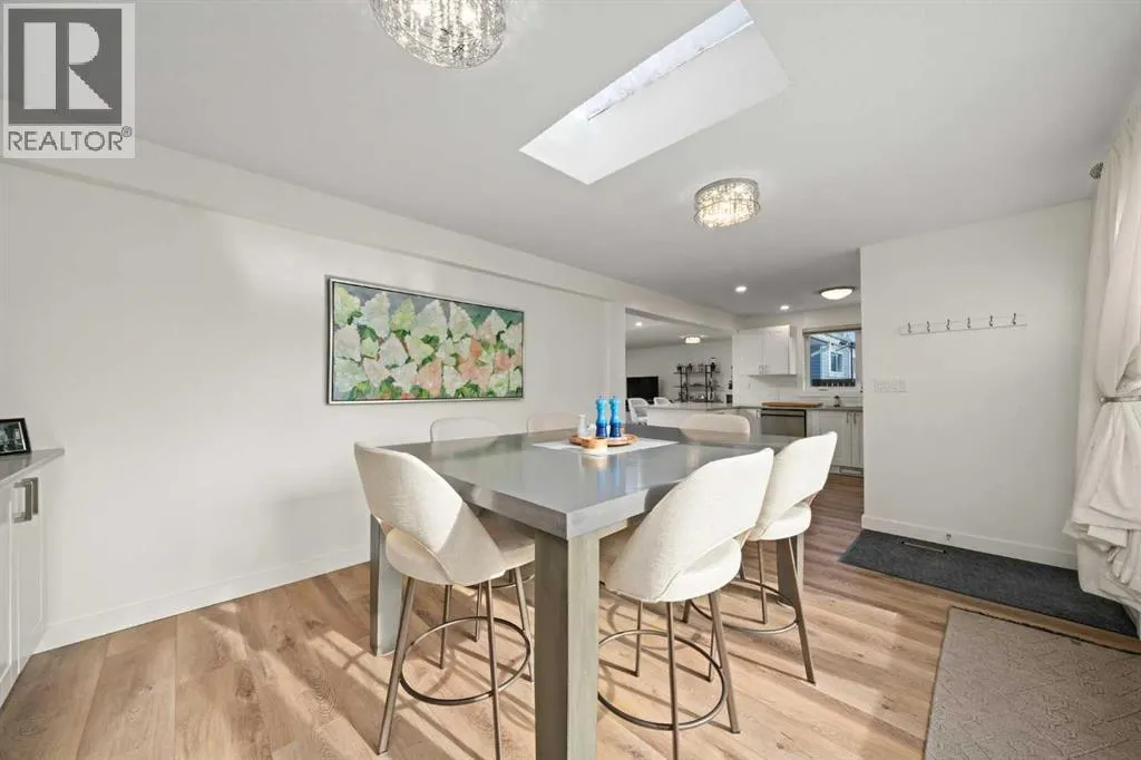 111 Lynnview Crescent SE