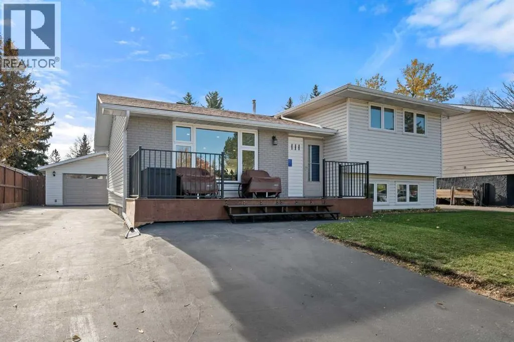 111 Lynnview Crescent SE