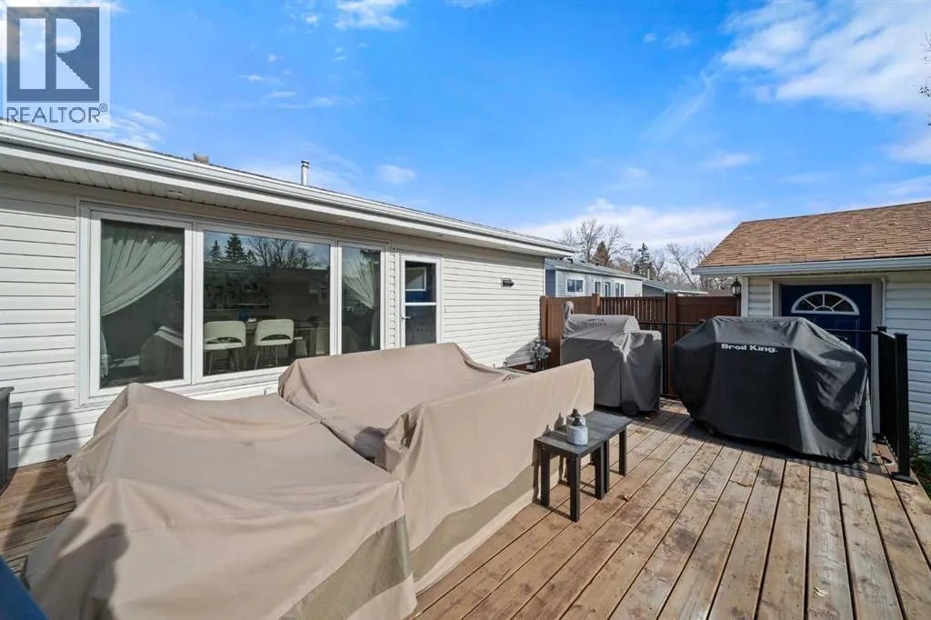 111 Lynnview Crescent SE