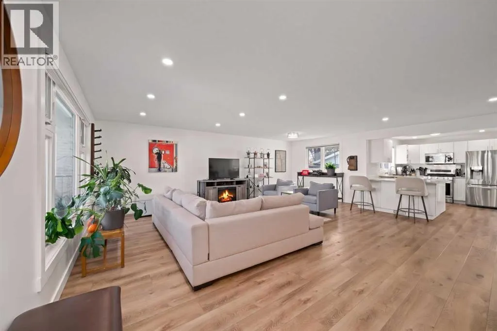 111 Lynnview Crescent SE