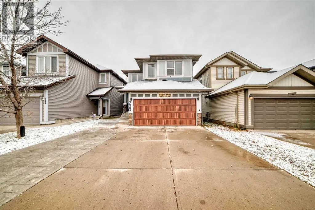 200 Panora Close NW