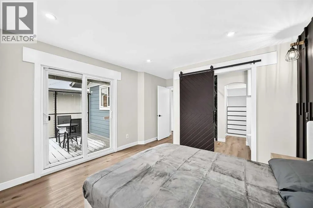 200 Panora Close NW