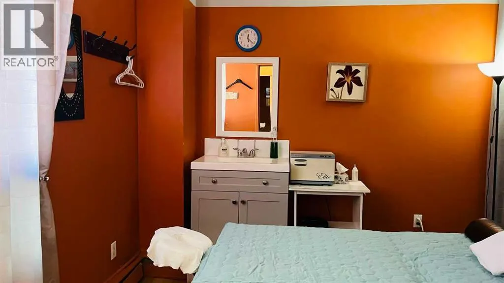 Suite B, 630 17 Avenue
