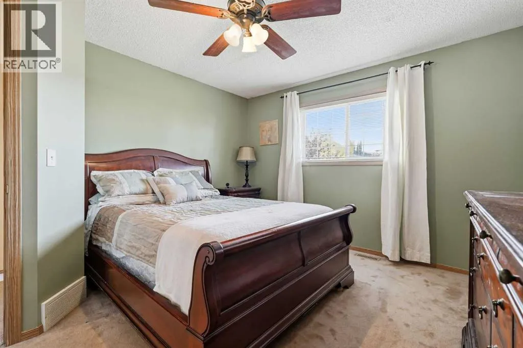 58 Country Hills Villas NW