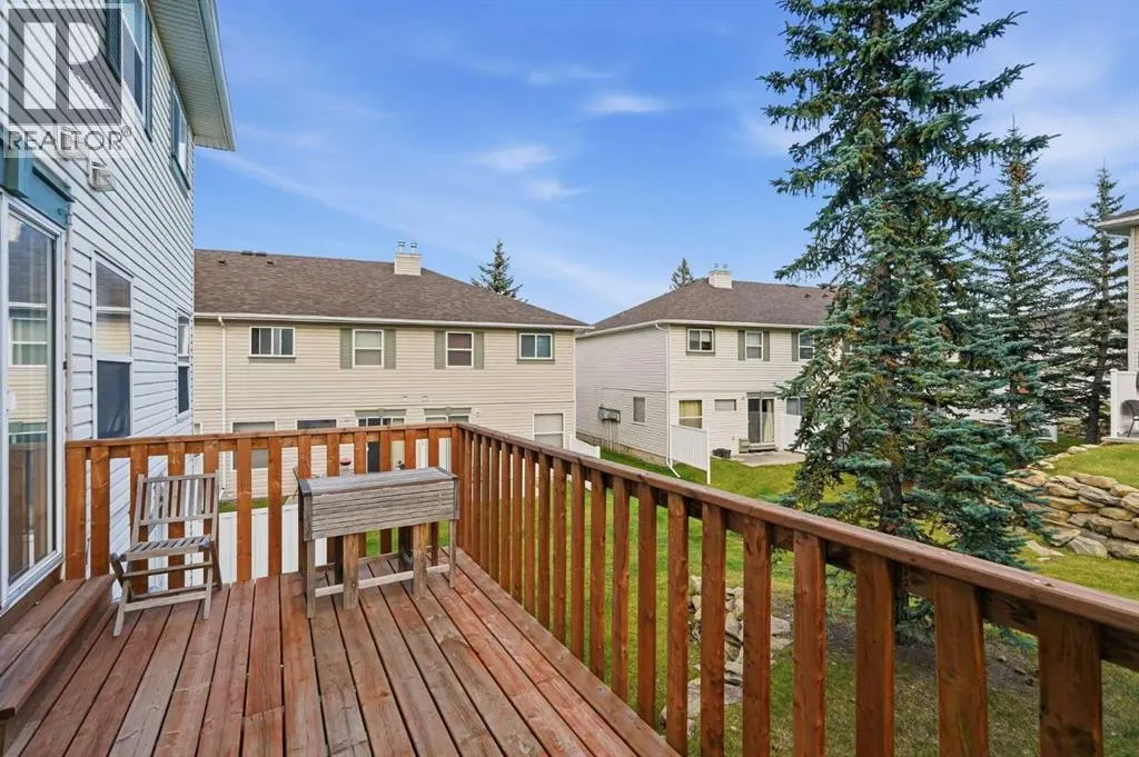 58 Country Hills Villas NW