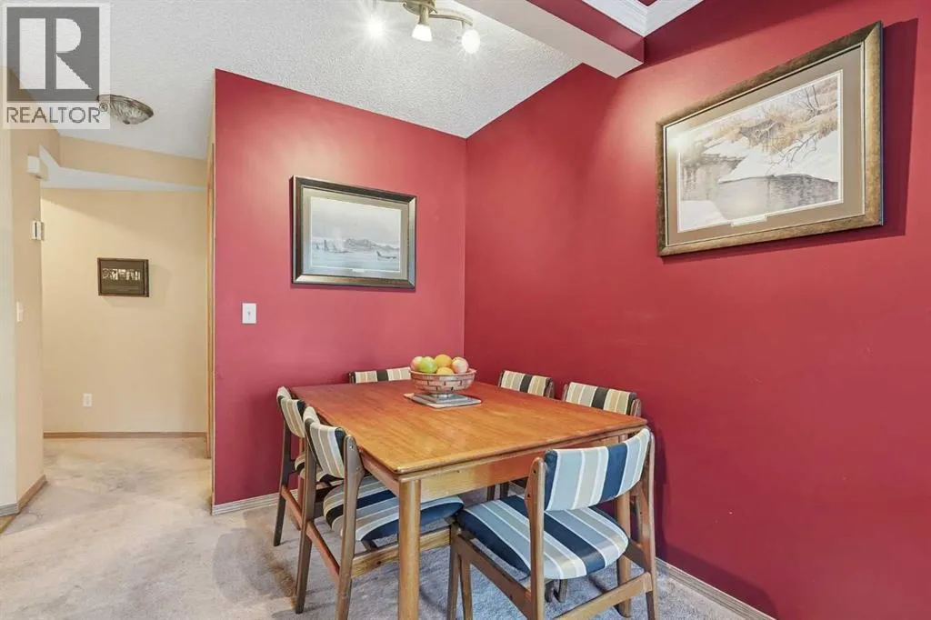 58 Country Hills Villas NW