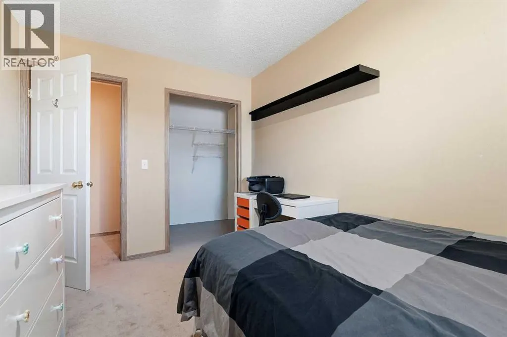 58 Country Hills Villas NW