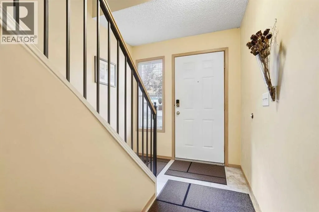 58 Country Hills Villas NW