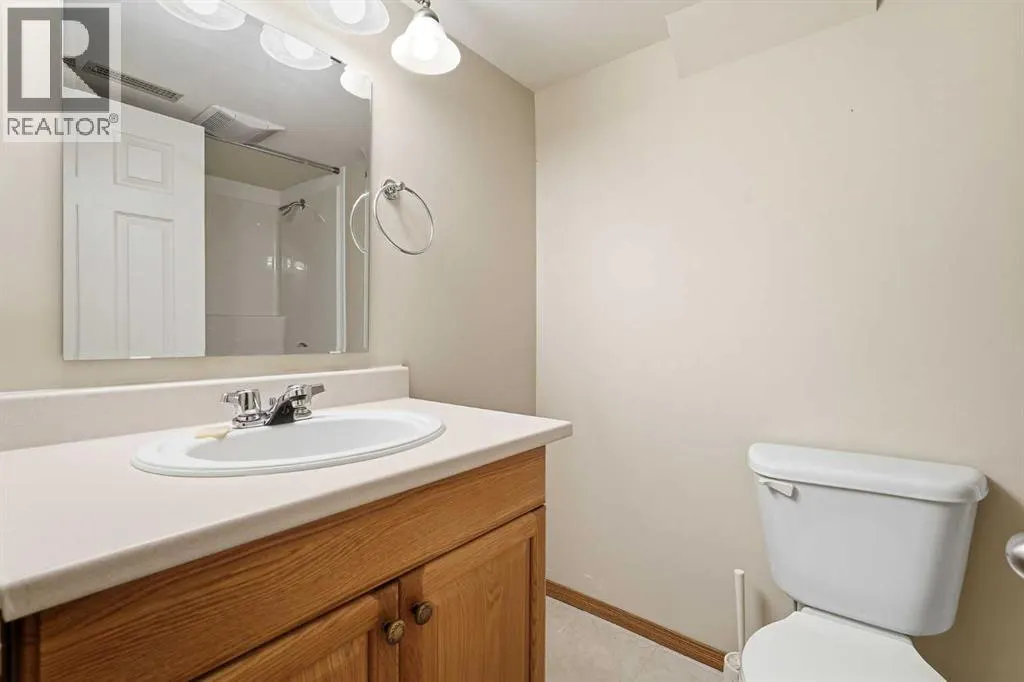 58 Country Hills Villas NW