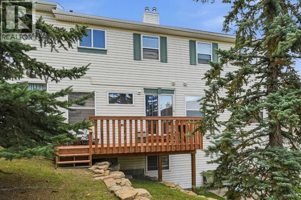 58 Country Hills Villas NW