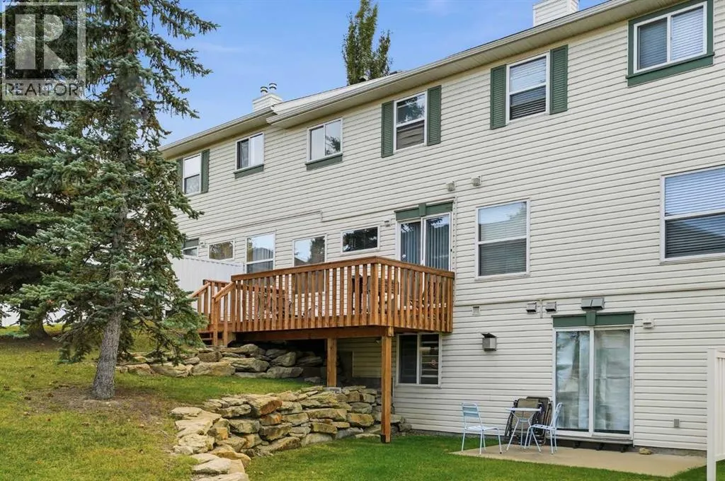 58 Country Hills Villas NW