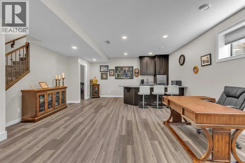 5052 Lakeshore Drive