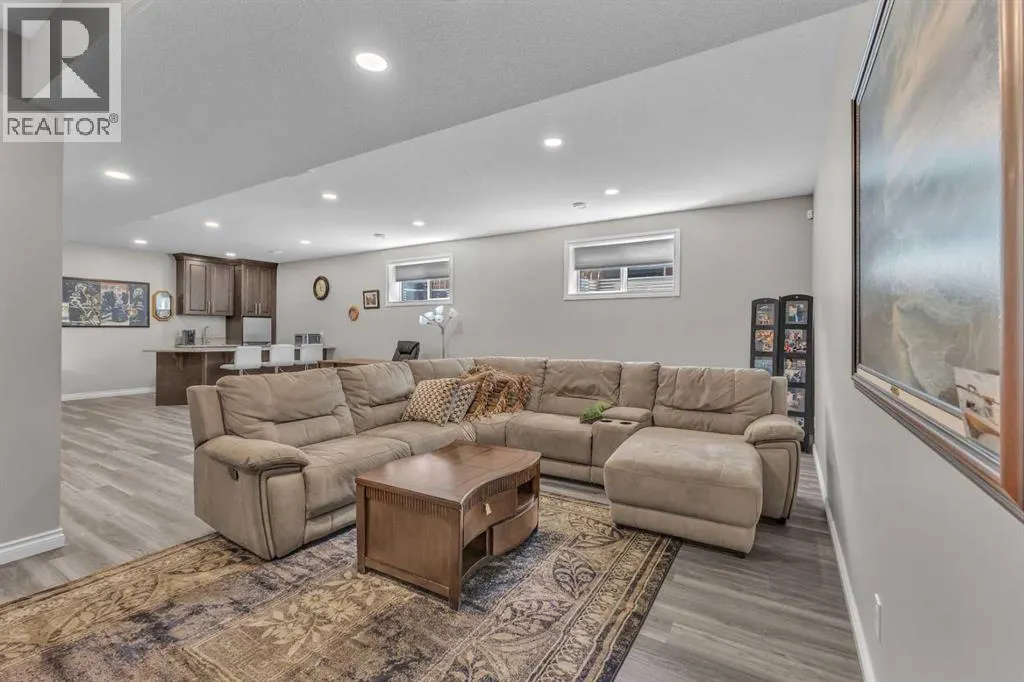 5052 Lakeshore Drive
