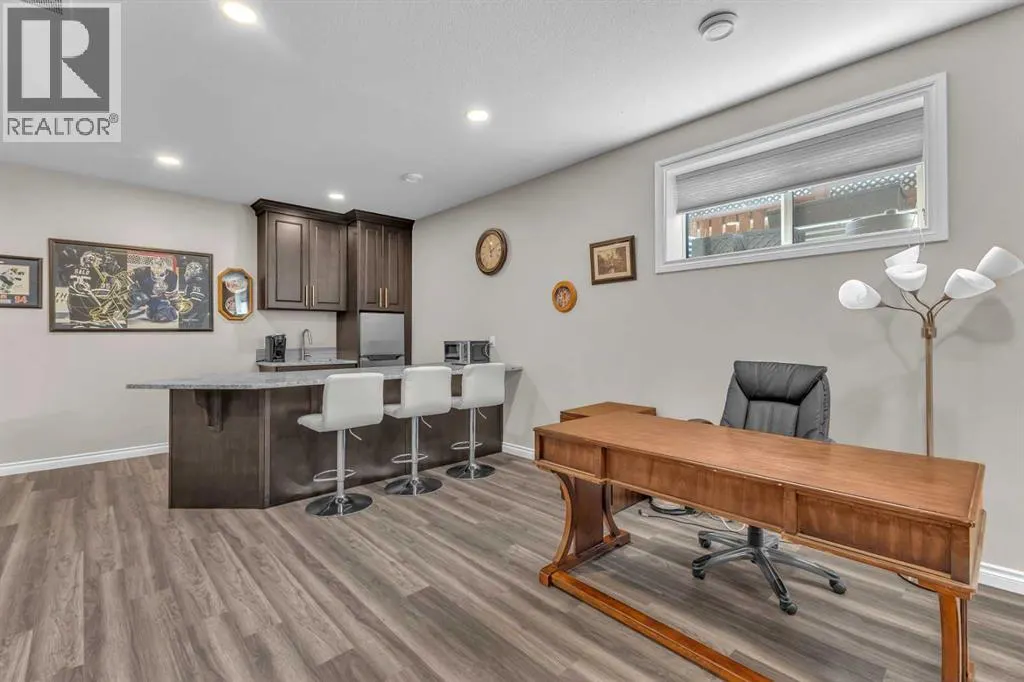 5052 Lakeshore Drive
