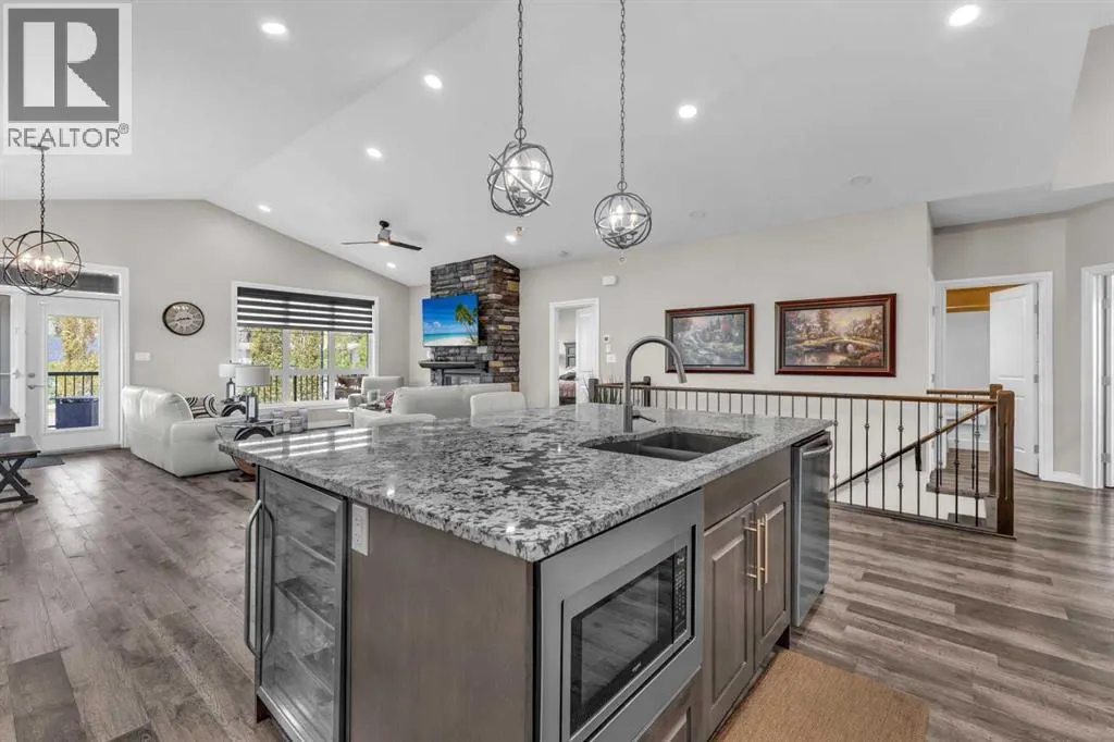 5052 Lakeshore Drive