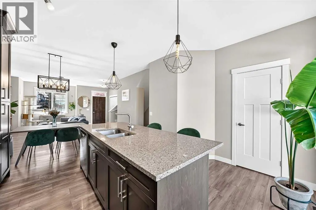 601 Evanston Manor NW