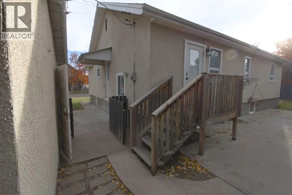 164 5 Street SE