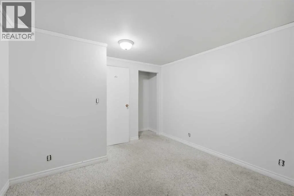 97 Neville Close