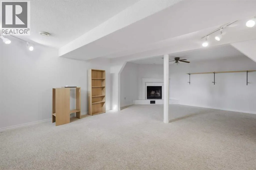 97 Neville Close