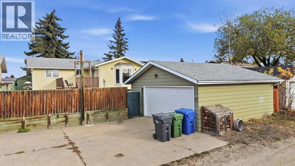 97 Neville Close