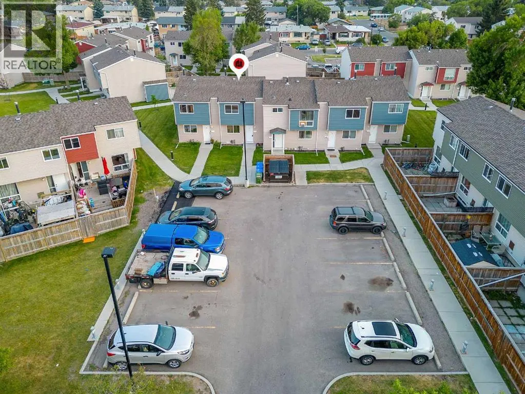 33, 5425 Pensacola Crescent SE