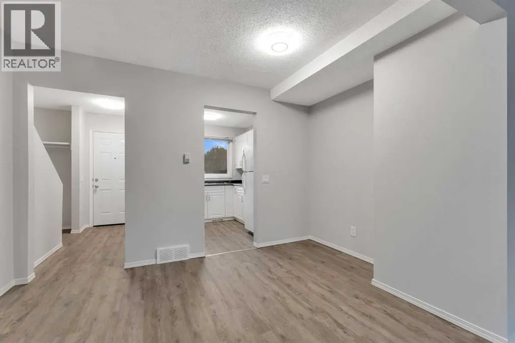 33, 5425 Pensacola Crescent SE