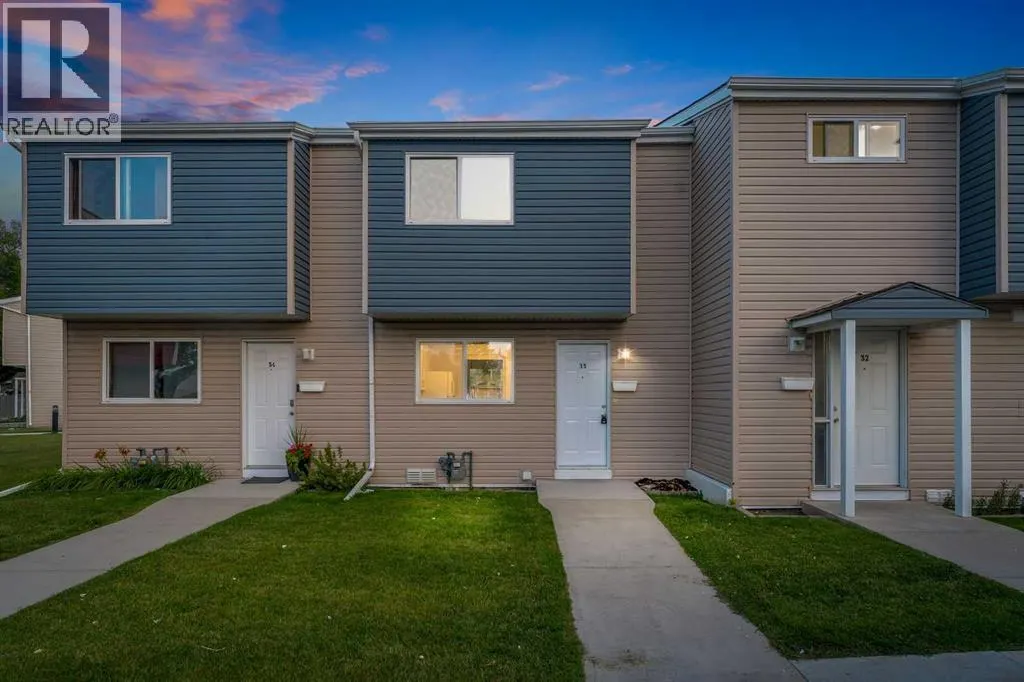 33, 5425 Pensacola Crescent SE