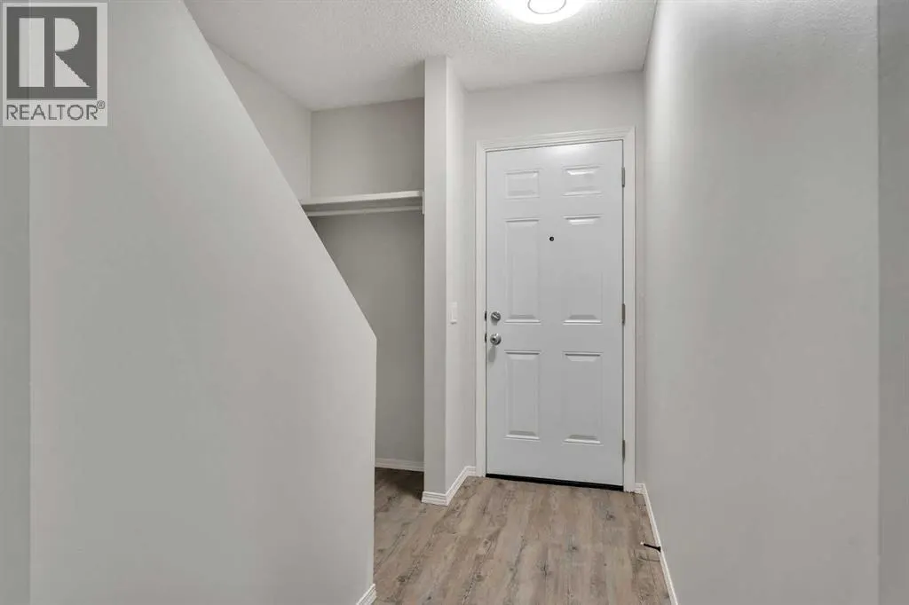 33, 5425 Pensacola Crescent SE