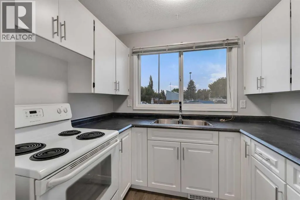 33, 5425 Pensacola Crescent SE