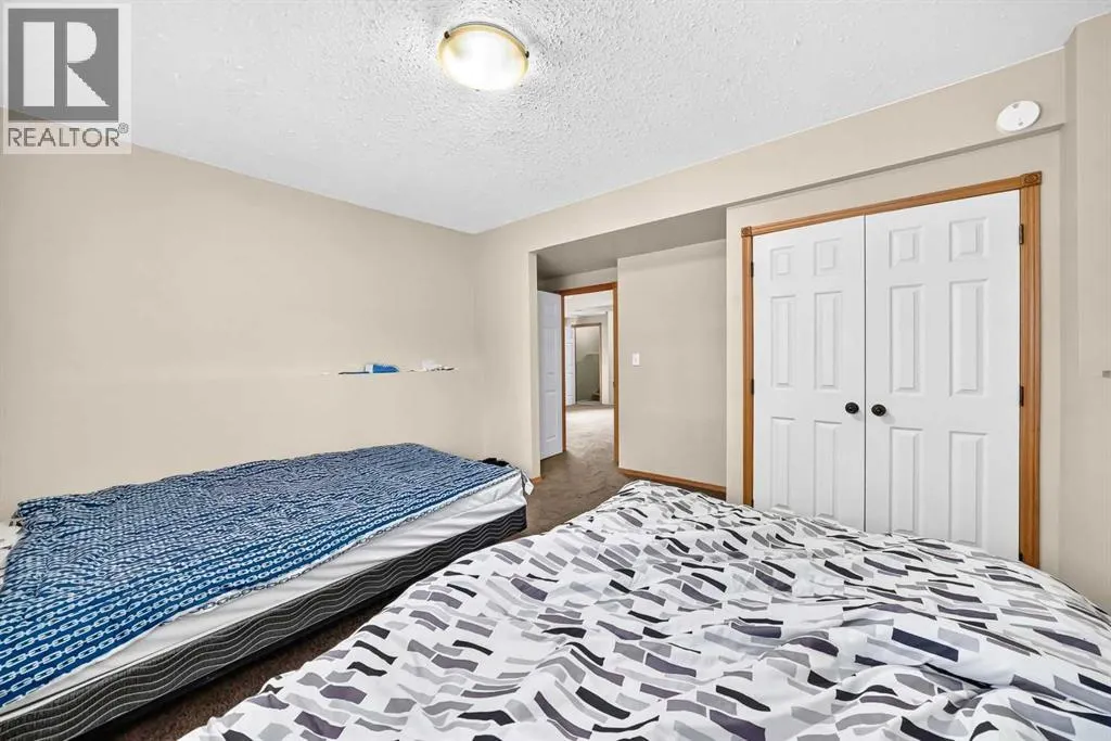 116 Iverson Close
