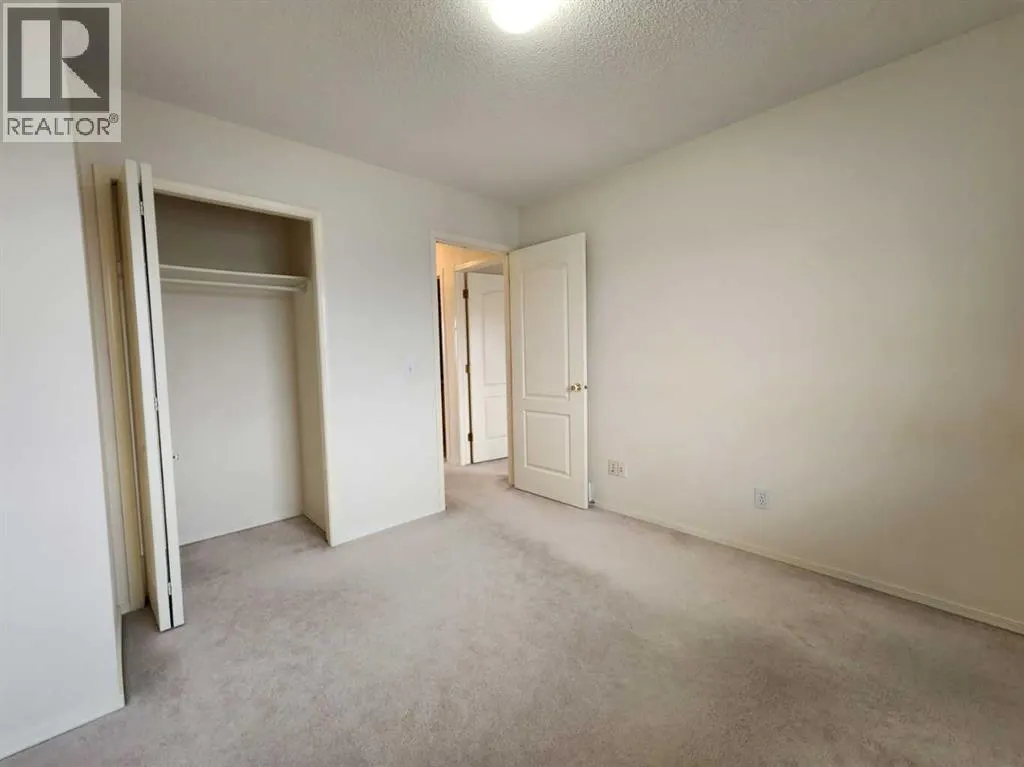 102 Somervale Green SW