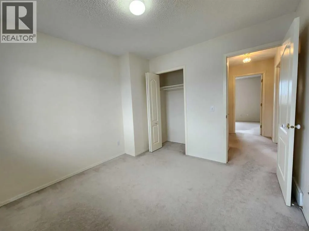 102 Somervale Green SW