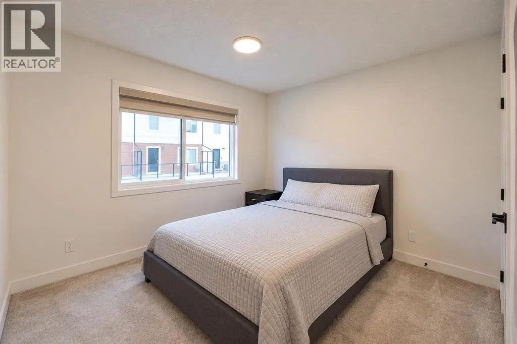 275 Corner Glen Crescent NE
