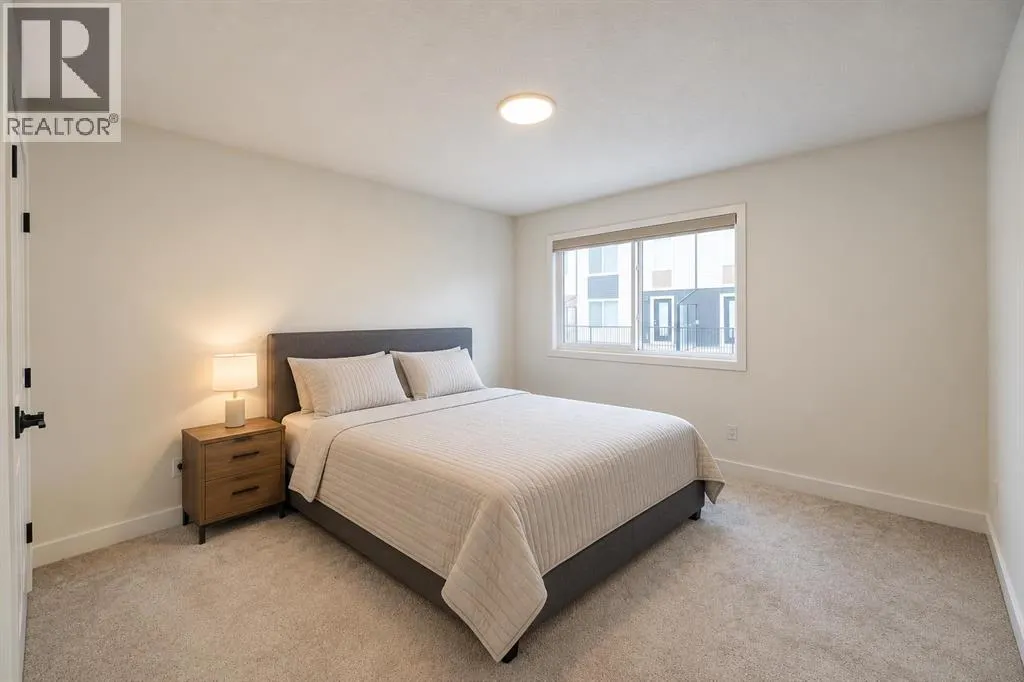 275 Corner Glen Crescent NE