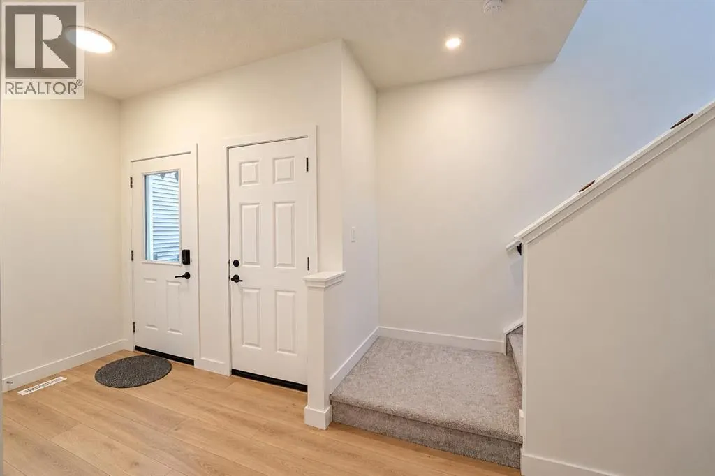 275 Corner Glen Crescent NE