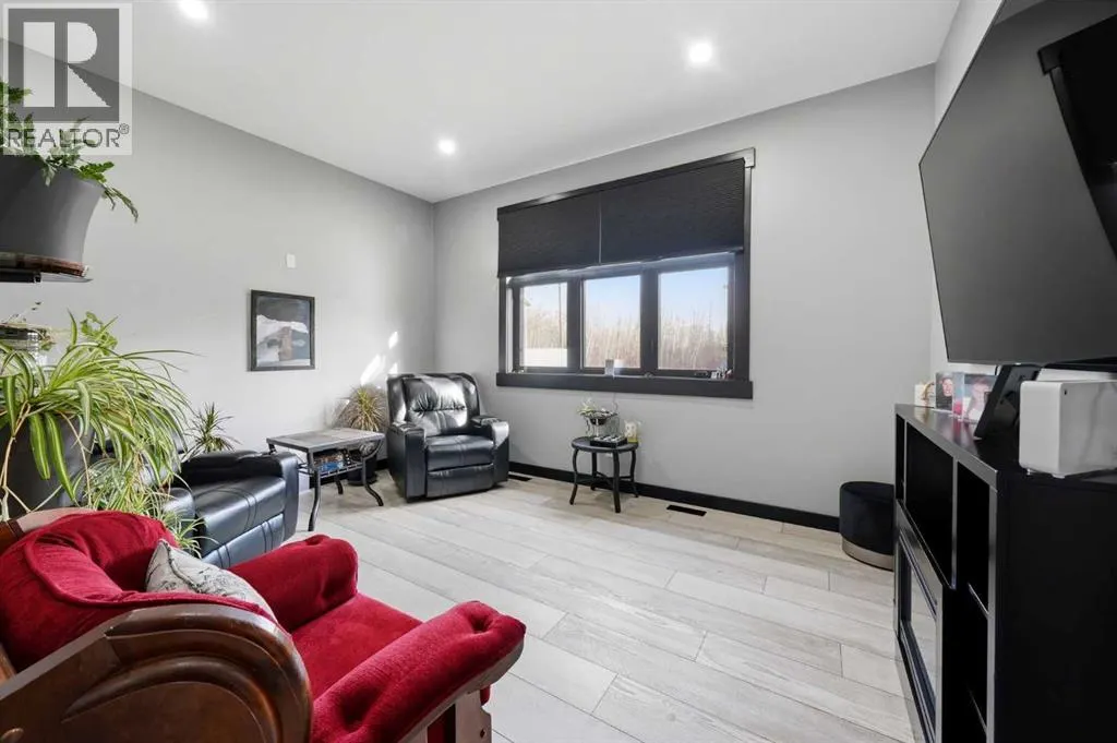 8, 28120 Township Road 404