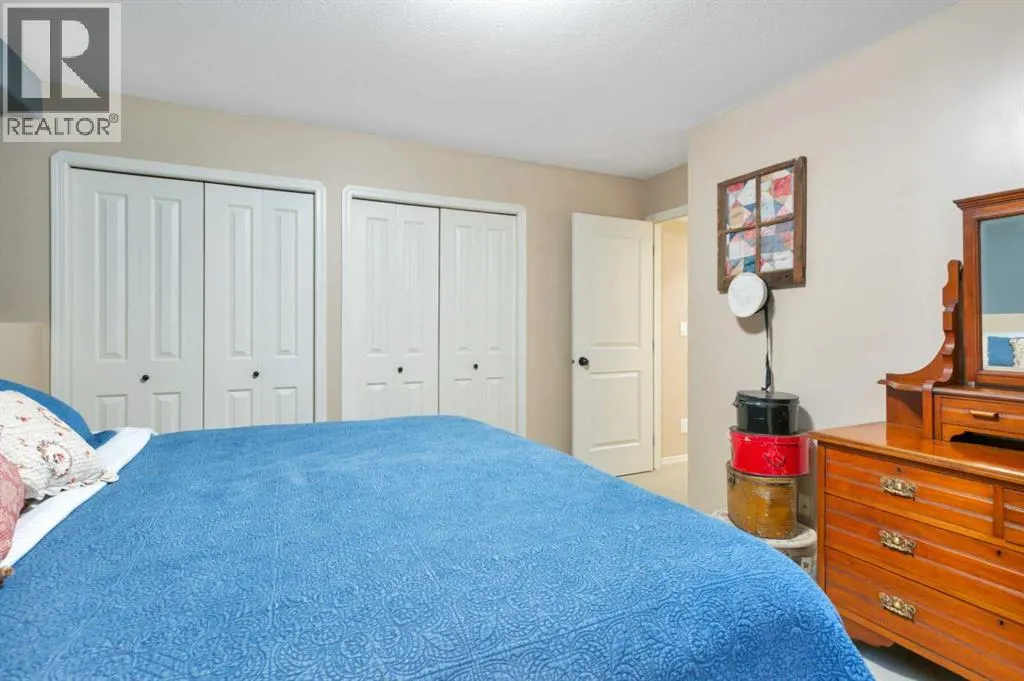 52 Irving Crescent