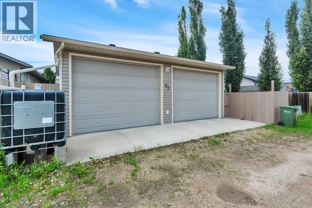 52 Irving Crescent