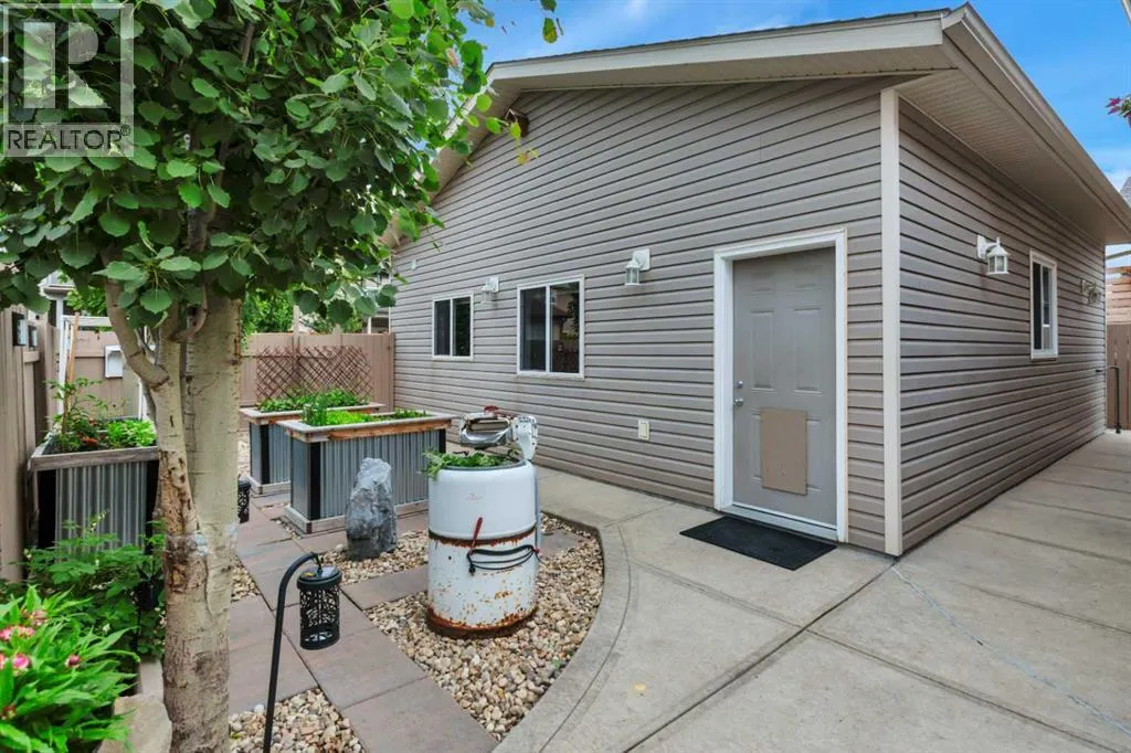 52 Irving Crescent