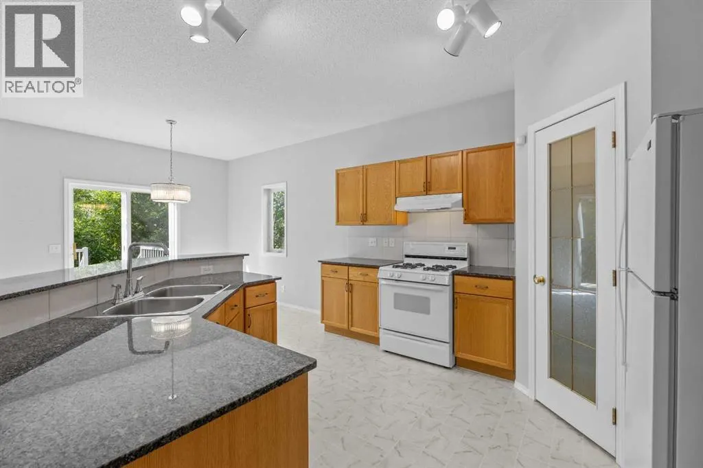 15 Hidden Ranch Crescent NW