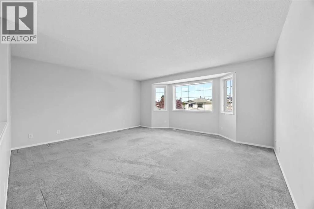 15 Hidden Ranch Crescent NW