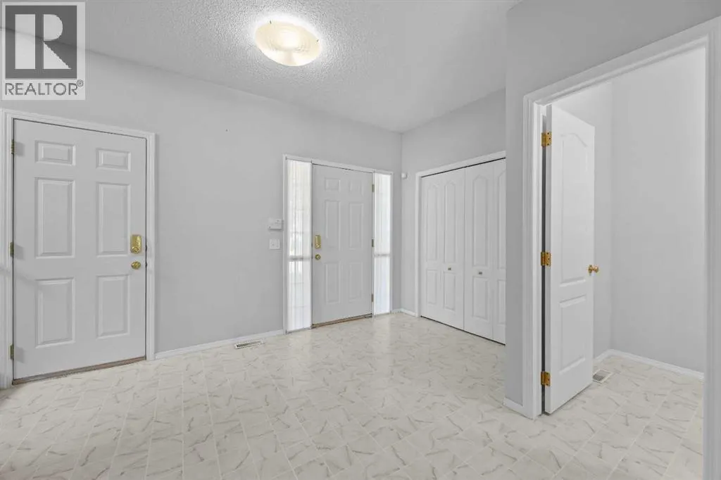 15 Hidden Ranch Crescent NW