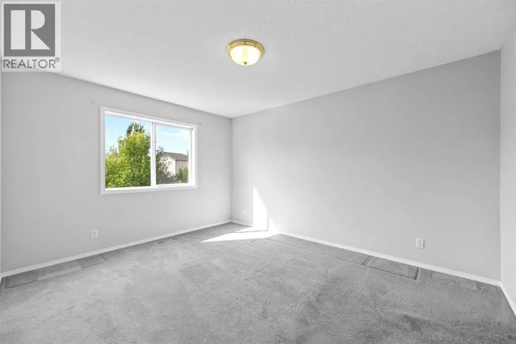 15 Hidden Ranch Crescent NW