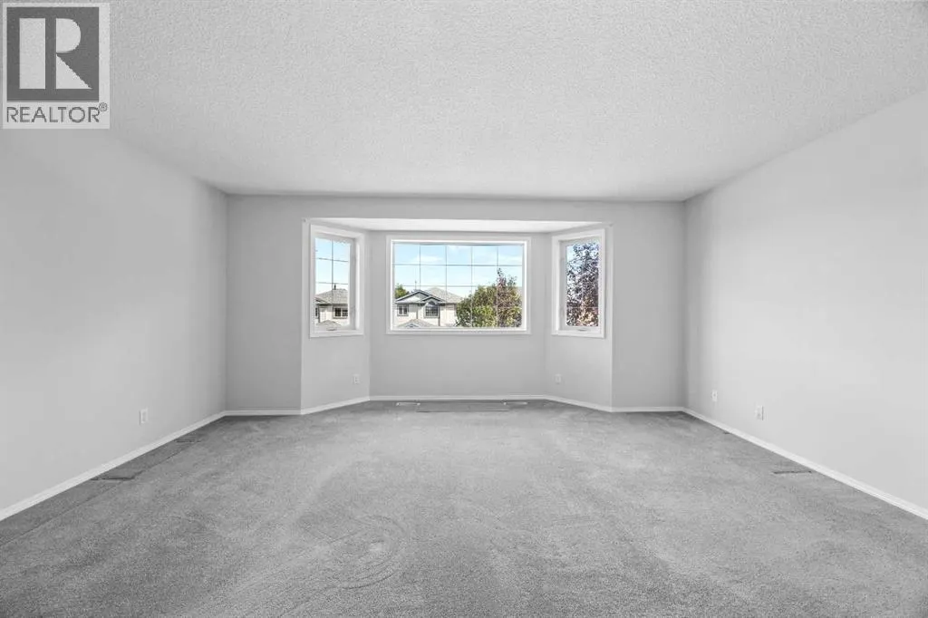15 Hidden Ranch Crescent NW