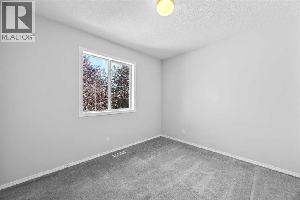 15 Hidden Ranch Crescent NW