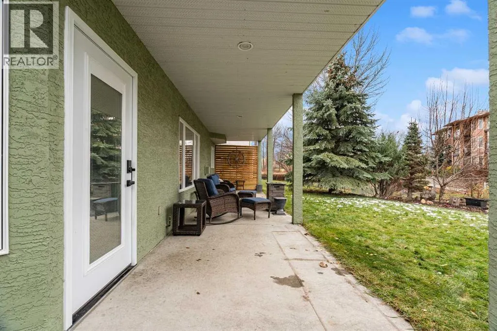 411 Lineham Acres Bay NW