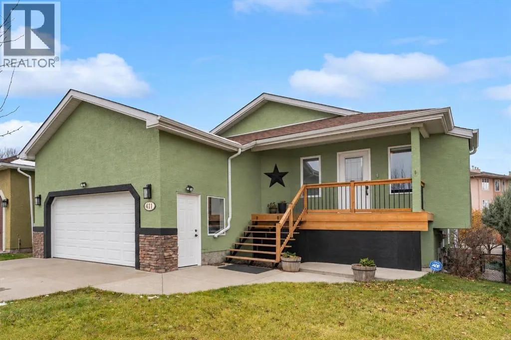 411 Lineham Acres Bay NW