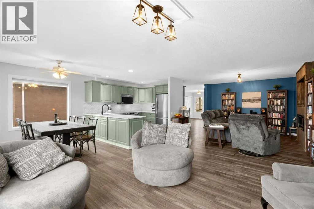 411 Lineham Acres Bay NW