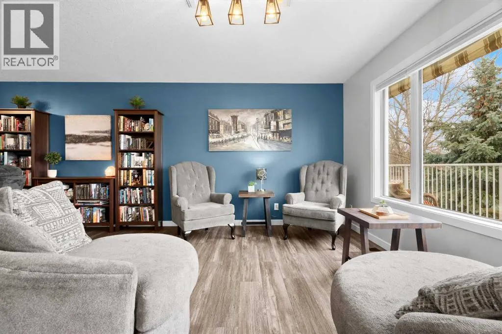 411 Lineham Acres Bay NW