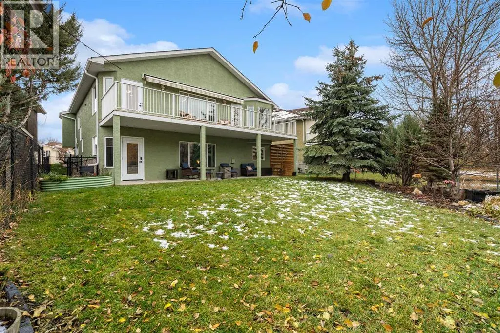 411 Lineham Acres Bay NW